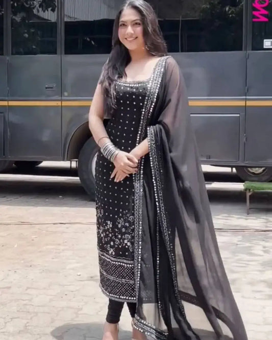 Black Sleeveless Salwar Suit Set With Dupatta