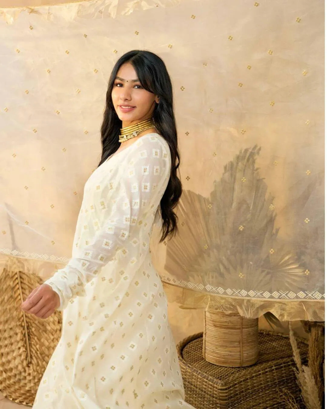 Party Wear White Anarkali Suit With Dupatta 