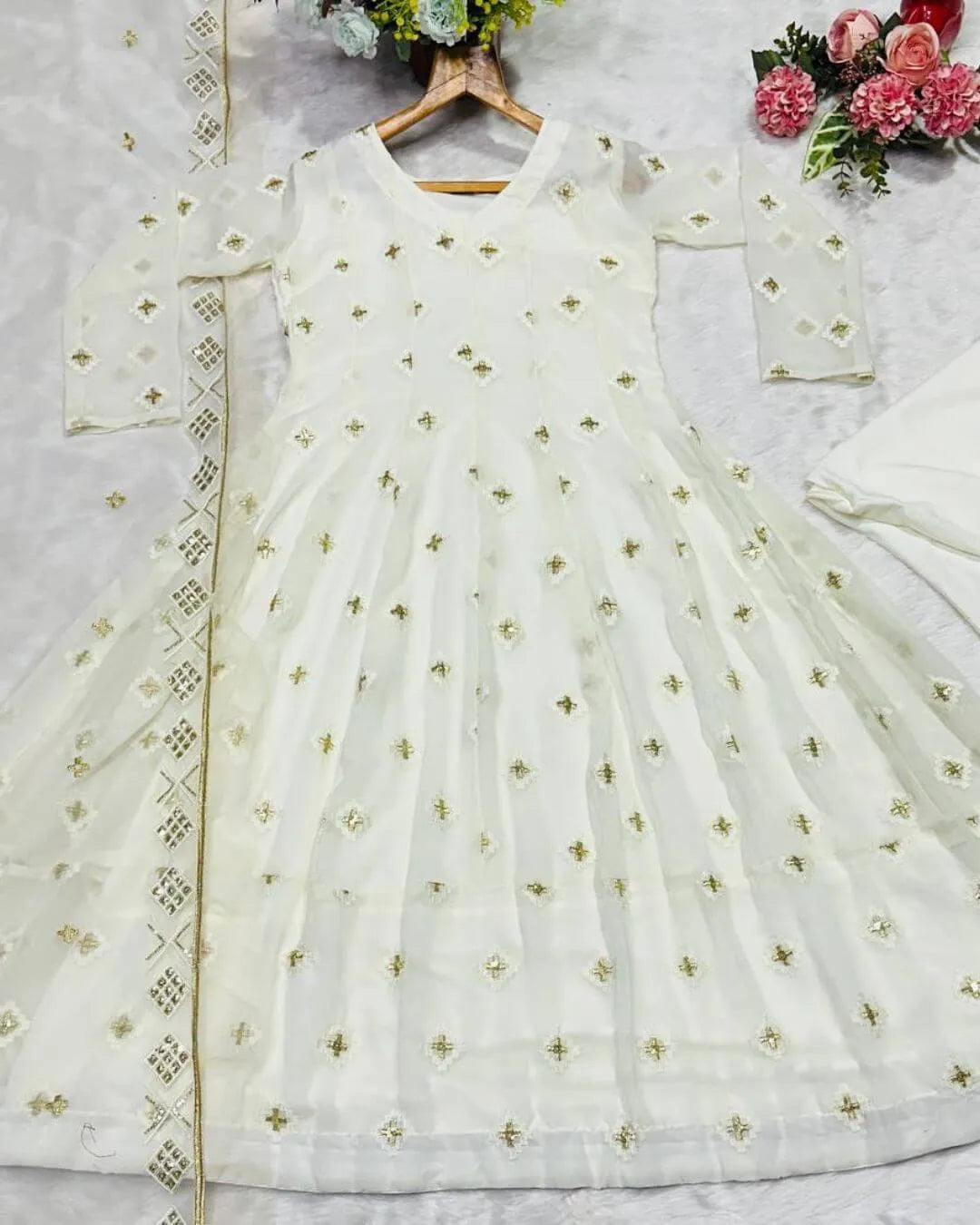 Party Wear White Anarkali Suit With Dupatta 
