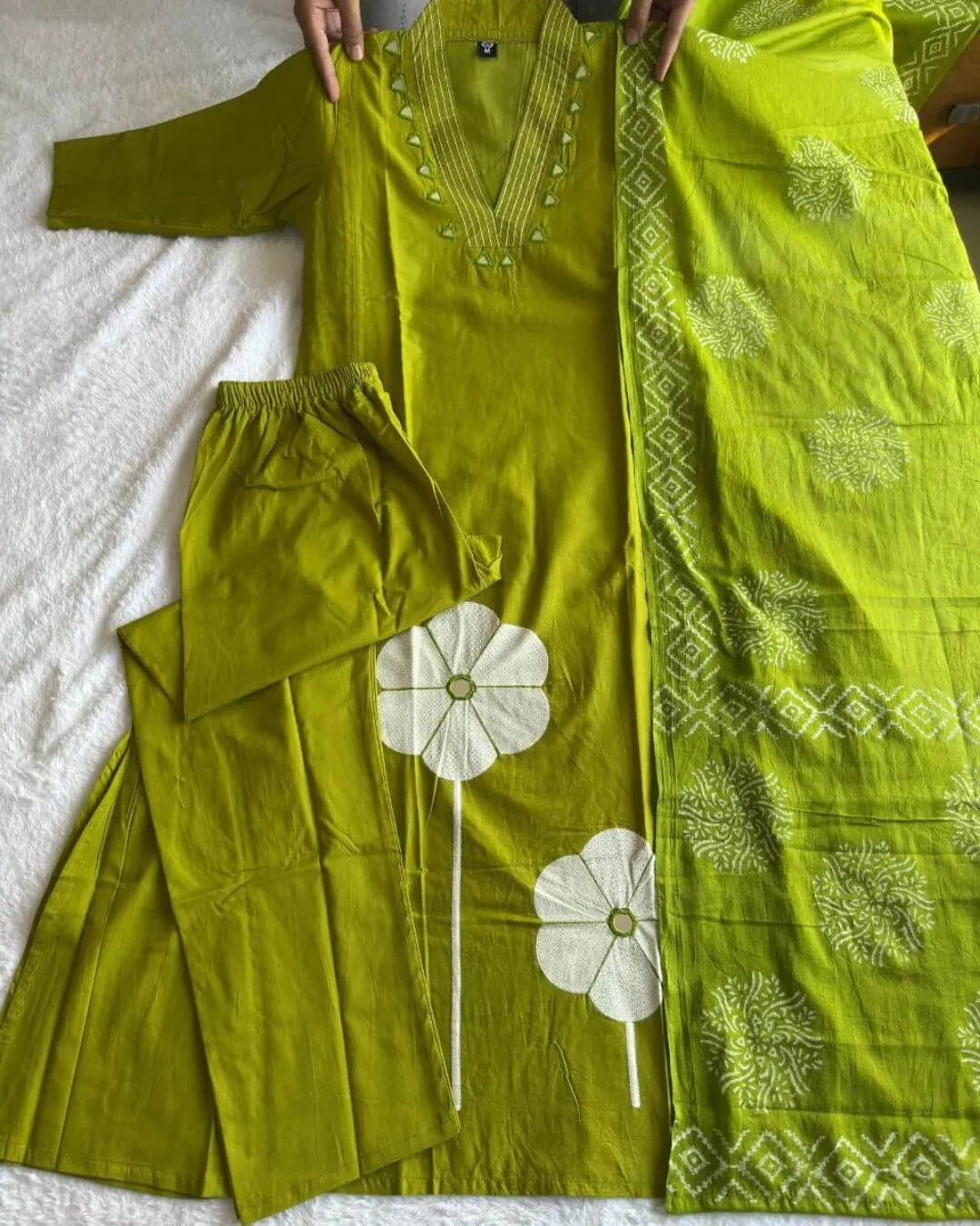 Buy Mirror Work Parrot Green Cotton Kurta Pant Dupatta Set - Pehrayat Buy Mirror Work Parrot Green Cotton Kurta Pant Dupatta Set - Pehrayat